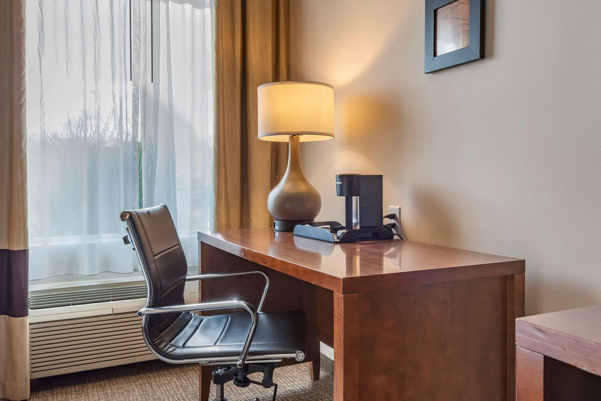 Comfort Inn Apalachin - Binghamton W Route 17 Экстерьер фото