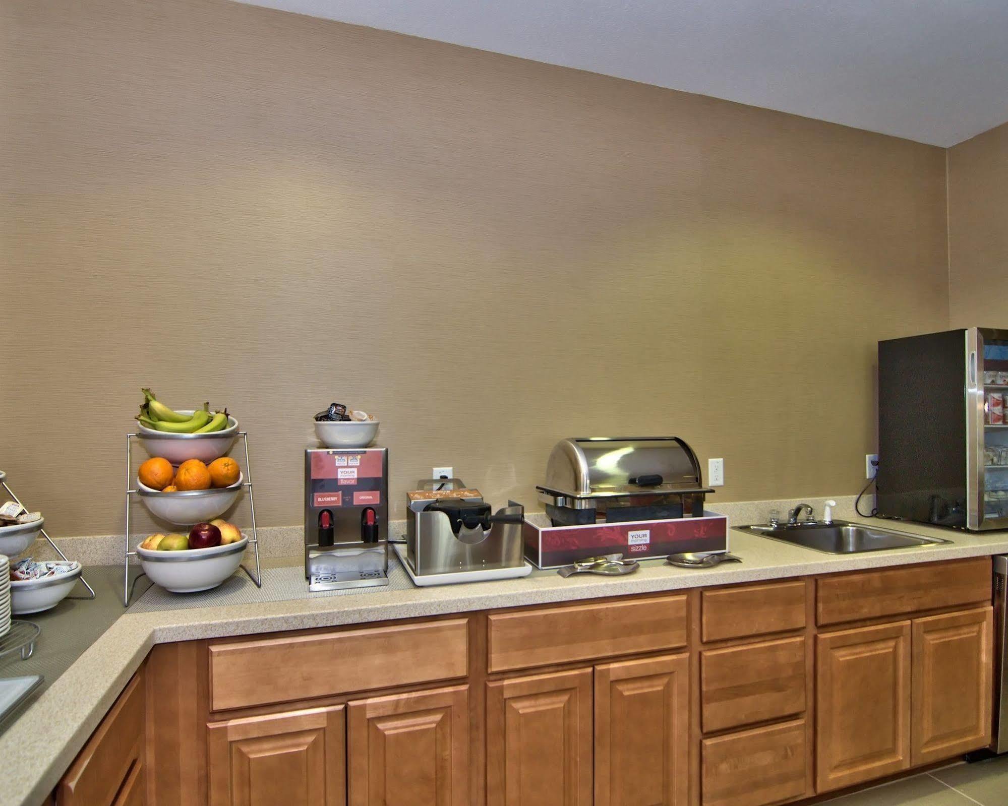 Comfort Inn Apalachin - Binghamton W Route 17 Экстерьер фото